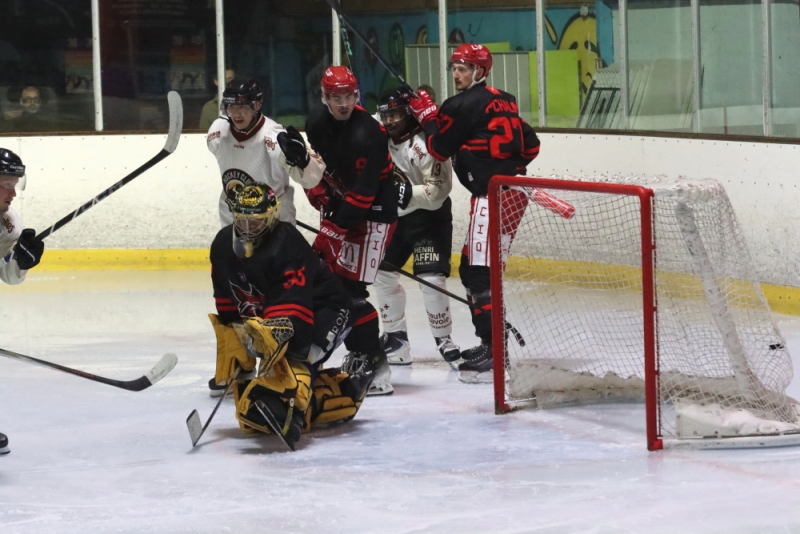Photo hockey Division 1 - Division 1 : 1Ã¨re journÃ©e : Valence vs Morzine-Avoriaz - Morzine ouvre le bal