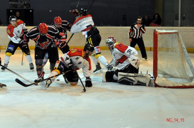 Photo hockey Division 1 - Division 1 : 20ème journée : Neuilly/Marne vs Nice - La charge des Bisons
