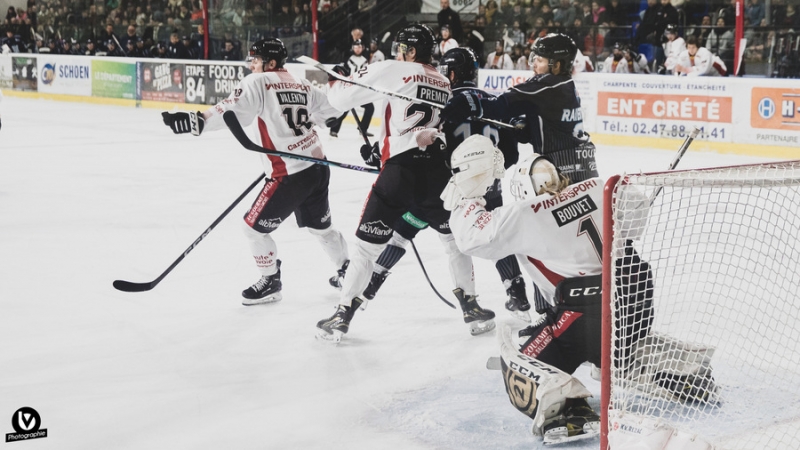 Photo hockey Division 1 - Division 1 : 20ème journée : Tours  vs Morzine-Avoriaz - Victoire de Tours face à Morzine-Avoriaz