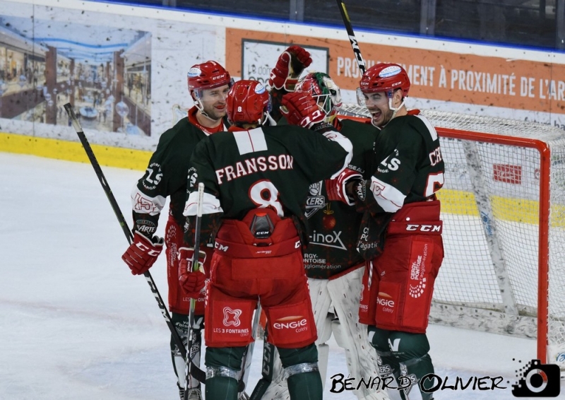 Photo hockey Division 1 - Division 1 : 21ème journée : Cergy-Pontoise vs Brest  - Les Albatros emportés par la marée verte
