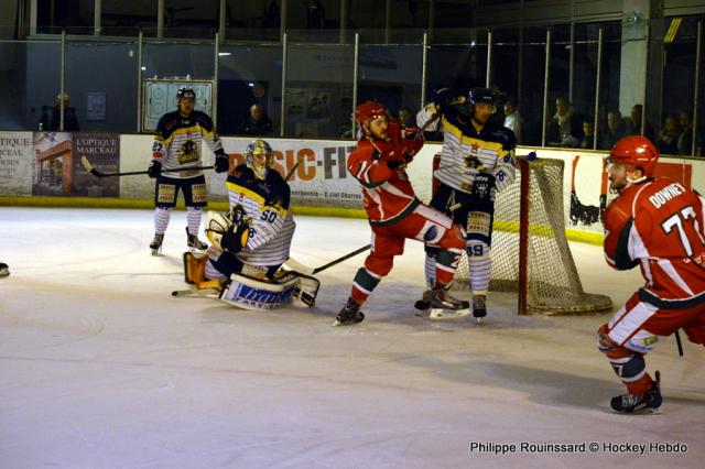 Photo hockey Division 1 - Division 1 : 22ème journée : Courbevoie  vs Dunkerque - Les Coqs déplumés
