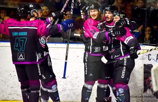 Photo hockey Division 1 - Division 1 : 22ème journée : Nantes vs La Roche-sur-Yon - Nantes l’emporte avec un quadruplé signé Brenton