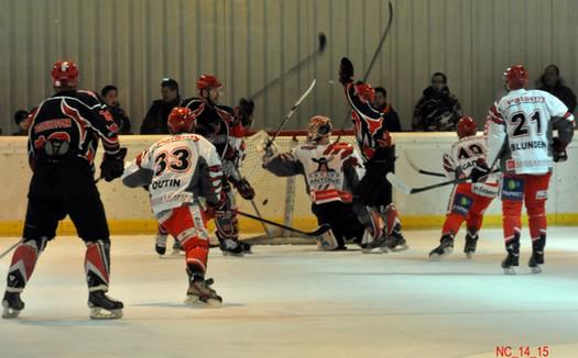 Photo hockey Division 1 - Division 1 : 22ème journée : Neuilly/Marne vs Cholet  - Les Bisons en contrôle