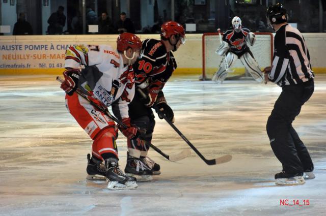 Photo hockey Division 1 - Division 1 : 22ème journée : Neuilly/Marne vs Cholet  - Les Bisons en contrôle