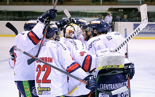 Photo hockey Division 1 - Division 1 : 24ème journée : Mont-Blanc vs Caen  - Le Drakkar d’une rame