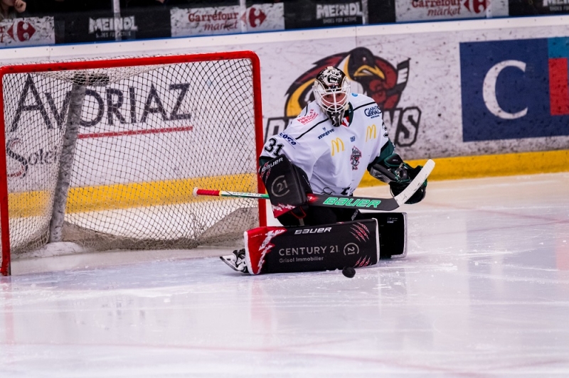 Photo hockey Division 1 - Division 1 : 25ème journée : Morzine-Avoriaz vs Mont-Blanc - Les Pingouins glissent le plus loin