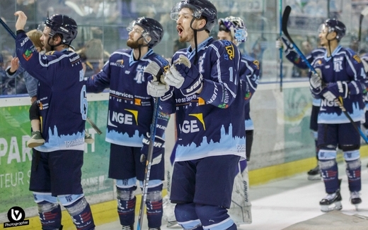 Photo hockey Division 1 - Division 1 : 25ème journée : Tours  vs Morzine-Avoriaz - Une dinguerie !!! 