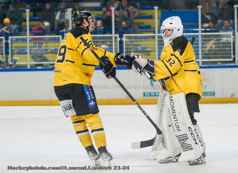 Photo hockey Division 1 - Division 1 : 2ème journée : Villard-de-Lans vs Chambéry - Les Ours défaits à domicile