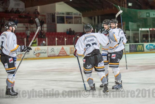 Photo hockey Division 1 - Division 1 : 3ème journée : Briançon  vs Brest  - D1 : Troisième victoire pour les Diables 