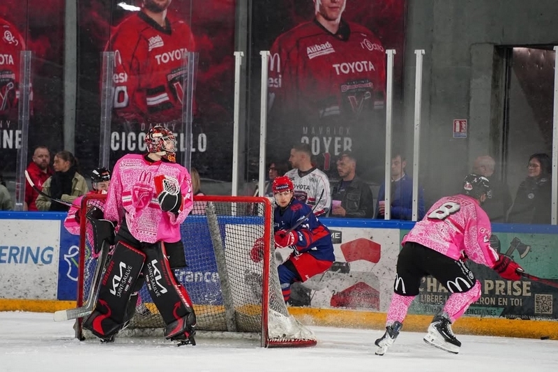 Photo hockey Division 1 - Division 1 : 3ème journée : Valenciennes vs Lyon - Valenciennes tombe avec les honneurs face à Lyon