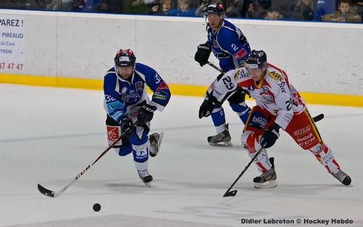 Photo hockey Division 1 - Division 1 : 5ème journée : Nantes vs Nice - Les Corsaires attaqués par les Aigles niçois