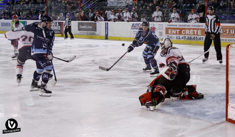Photo hockey Division 1 - Division 1 : 5ème journée : Tours  vs Neuilly/Marne - Tours reprend sa marche en avant
