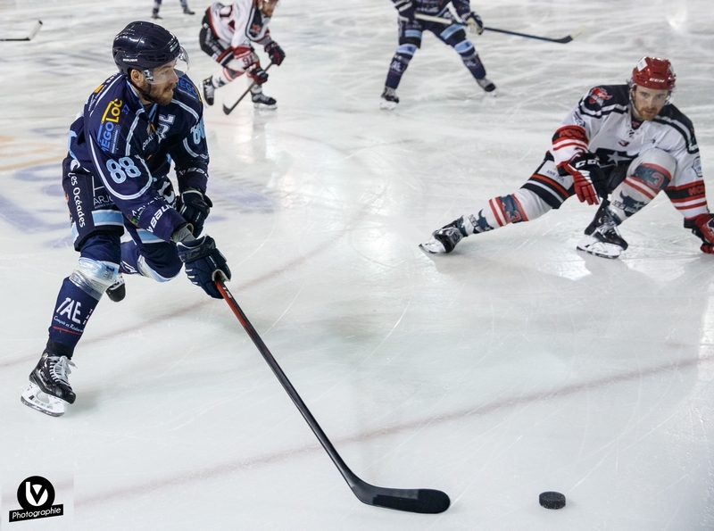 Photo hockey Division 1 - Division 1 : 5ème journée : Tours  vs Neuilly/Marne - Tours reprend sa marche en avant