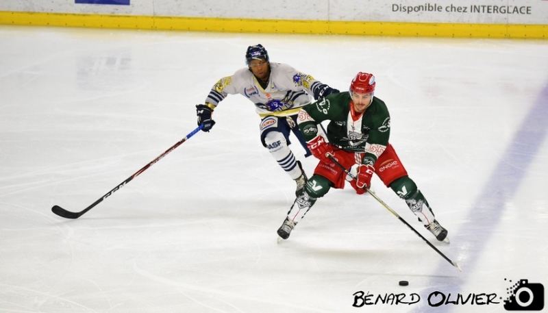 Photo hockey Division 1 - Division 1 : Cergy-Pontoise (Les Jokers) - Cergy-Pontoise prêt à monter dans le grand huit