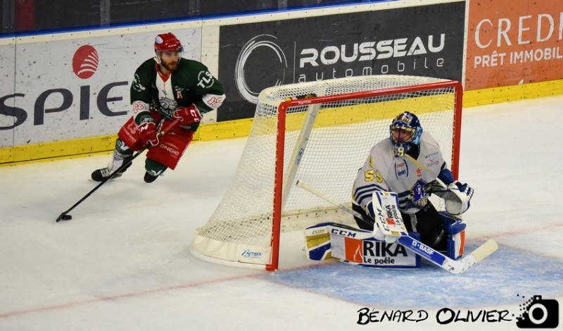 Photo hockey Division 1 - Division 1 : Cergy-Pontoise (Les Jokers) - Cergy-Pontoise prêt à monter dans le grand huit