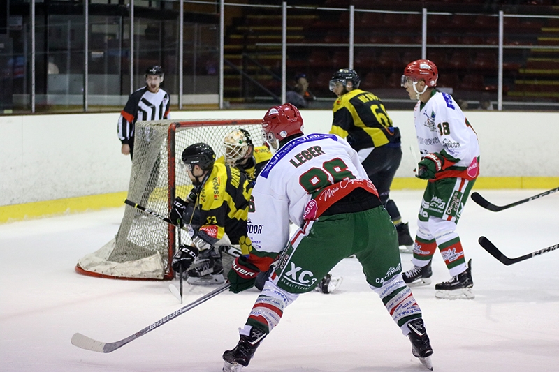 Photo hockey Division 1 - Division 1 - poule de maintien 3ème journée : Chambéry vs Mont-Blanc - Mont-Blanc et son public ont vaincu Chambéry