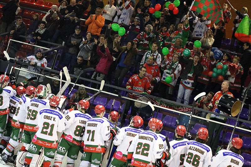 Photo hockey Division 1 - Division 1 - poule de maintien 3ème journée : Chambéry vs Mont-Blanc - Mont-Blanc et son public ont vaincu Chambéry