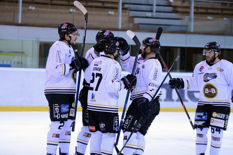 Photo hockey Division 1 - Division 1 - Quart de Finale match 3 : Mont-Blanc vs Brest  - D1 : La demie pour les Yétis !
