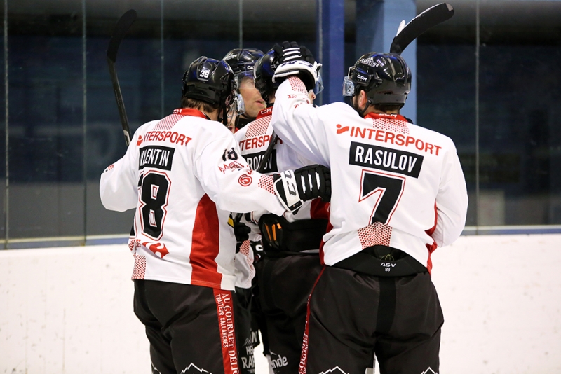 Photo hockey Division 1 - Division 2 - Poule de maintien - J4 : Mont-Blanc vs Morzine-Avoriaz - Un derby acharné !