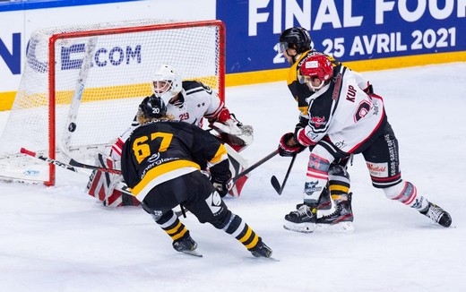 Photo hockey Division 1 - Division1 : Final four - demi finale : Strasbourg  vs Neuilly/Marne - Strasbourg jusqu’au bout du supense.