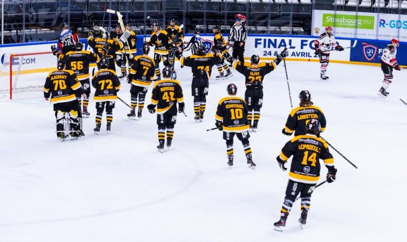 Photo hockey Division 1 - Division1 : Final four - demi finale : Strasbourg  vs Neuilly/Marne - Strasbourg jusqu’au bout du supense.