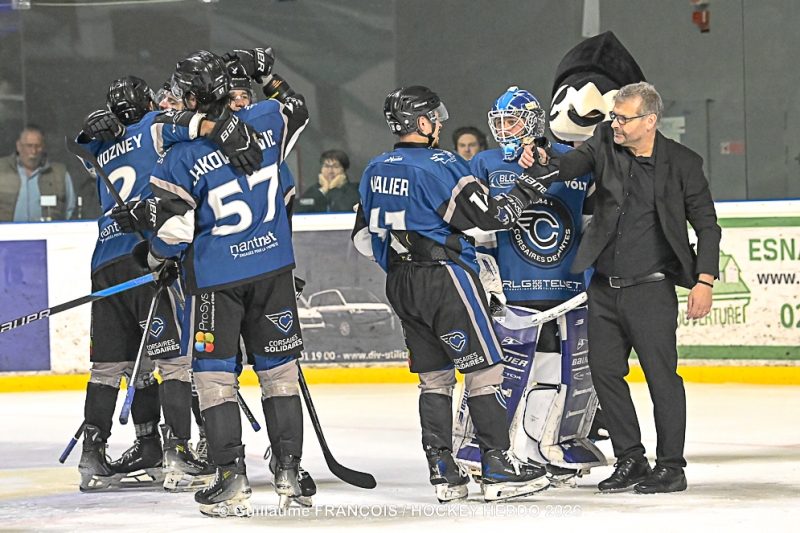 Photo hockey Division 1 - Poule de Maintien - Tour 1 - Match 5 : Nantes vs Courchevel-Méribel-Pralognan - Nantes au bout du souffle, les Corsaires arrachent leur maintien