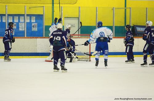 Photo hockey Division 2 - D2 : 12ème journée - A : Avignon vs Villard-de-Lans - Fin d