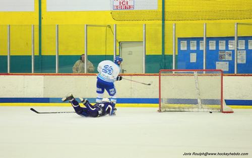 Photo hockey Division 2 - D2 : 12ème journée - A : Avignon vs Villard-de-Lans - Fin d