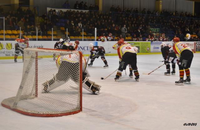 Photo hockey Division 2 - D2 : 12ème journée - A : La Roche-sur-Yon vs Meudon - La Roche avec la manière