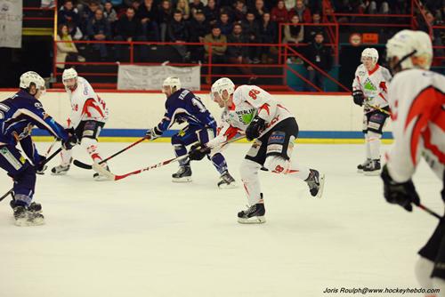 Photo hockey Division 2 - D2 : 14ème journée - A : Avignon vs La Roche-sur-Yon - Le match des extrêmes.