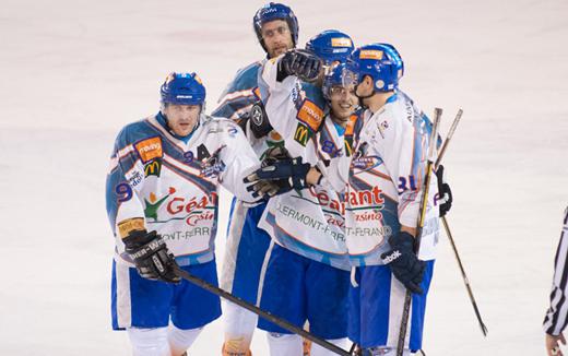 Photo hockey Division 2 - D2 : 14ème journée - B : Tours  vs Clermont-Ferrand - Tours chute de nouveau