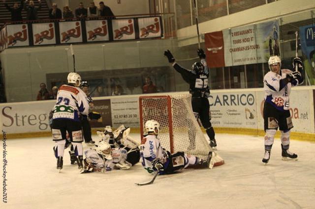 Photo hockey Division 2 - D2 : 14ème journée - B : Tours  vs Courchevel-Méribel-Pralognan - Tours, dominé, s