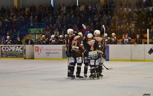 Photo hockey Division 2 - D2 : 15ème journée - A : La Roche-sur-Yon vs Clermont-Ferrand - Le Leader conforte son rang 