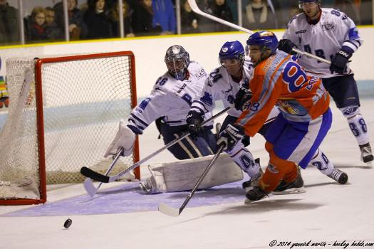 Photo hockey Division 2 - D2 : 15ème journée - B : Clermont-Ferrand vs Paris (FV) - Duel de gardiens et petite victoire parisienne