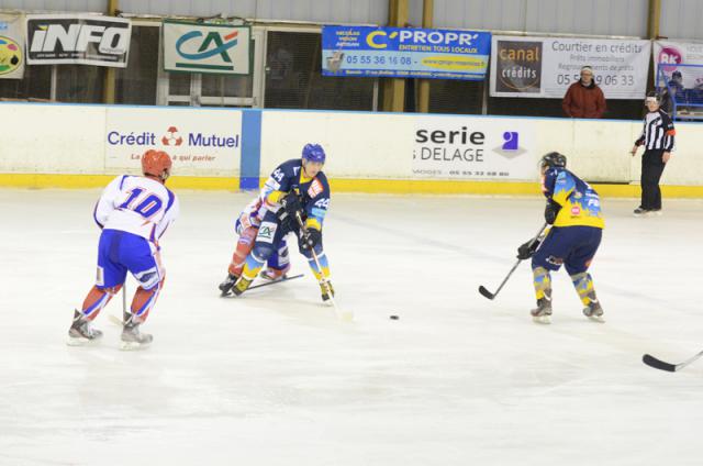Photo hockey Division 2 - D2 : 15ème journée - B : Limoges vs Asnières - Les Taureaux de Feu passent le barrage des Castors d