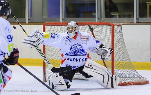 Photo hockey Division 2 - D2 : 16ème journée - A : Evry  vs Compiègne - Les Peaux Rouges dans la douleur