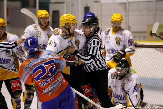 Photo hockey Division 2 - D2 : 16ème journée - B : Clermont-Ferrand vs Strasbourg II - Une défaite qui ternit la fête