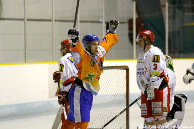 Photo hockey Division 2 - D2 : 1ère journée - B : Clermont-Ferrand vs Amnéville - Improbable victoire clermontoise, mais acquise au finish
