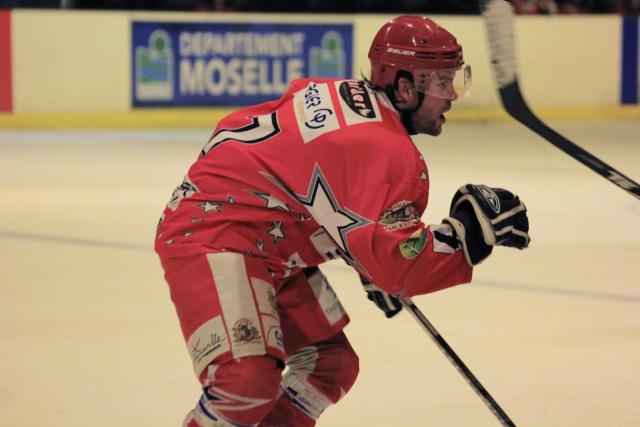Photo hockey Division 2 - D2 : 1ère journée - A : Amnéville vs La Roche-sur-Yon - A un cheveu près... Photo hockey Division 2 - D2 : 1ère journée - A : Amnéville vs La Roche-sur-Yon - A un cheveu près...