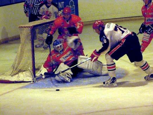 Photo hockey Division 2 - D2 : 2ème journée - A : Amnéville vs Evry  - Amnéville se fait scalper  
