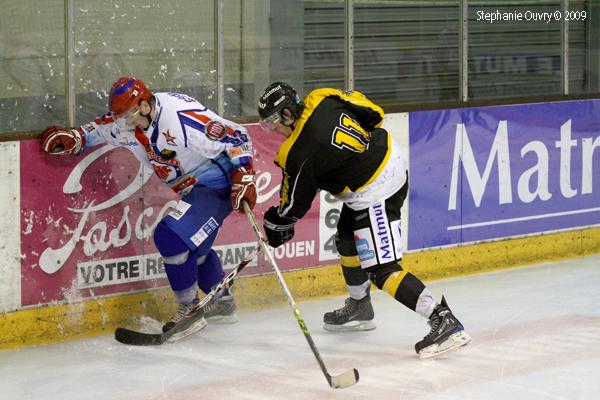 Photo hockey Division 2 - D2 : 2ème journée poule A : Rouen II vs Lyon - D2 : Lyon logique mais dur