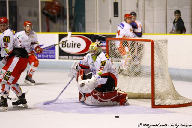 Photo hockey Division 2 - D2 : 3ème journée - A : Clermont-Ferrand vs Amnéville - Jeu physique et victoire amnevilloise