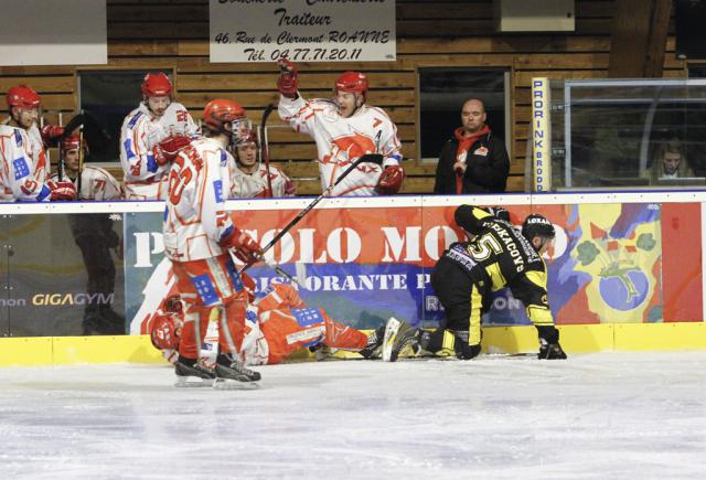 Photo hockey Division 2 - D2 : 8ème journée - B : Roanne vs Valence - Les Renards au fond du terrier