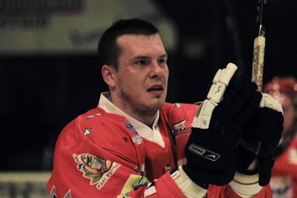 Photo hockey Division 2 - D2 : 9ème journée - B : Amnéville vs Cholet  - Lukas Hanzal dans les étoiles 