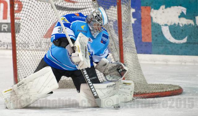 Photo hockey Division 2 - D2 : Play Off - 1/8ème de finale - Aller : Villard-de-Lans vs Annecy - Villard et Annecy dos à dos !