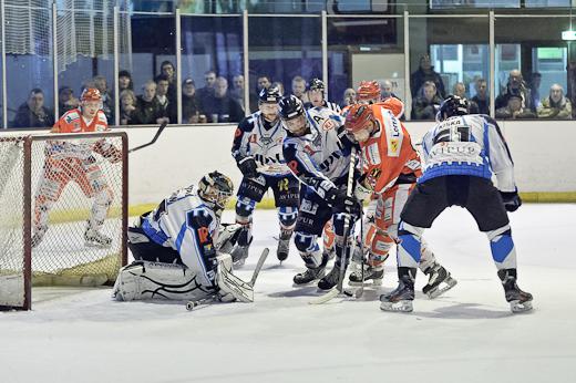 Photo hockey Division 2 - D2 : play-off, 1/2 finale, match aller : Amnéville vs Tours  - Le suspense reste entier