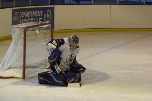 Photo hockey Division 2 - D2 : play-off, 1/4 de finale, match aller : Amnéville vs Dunkerque - Silence... On joue