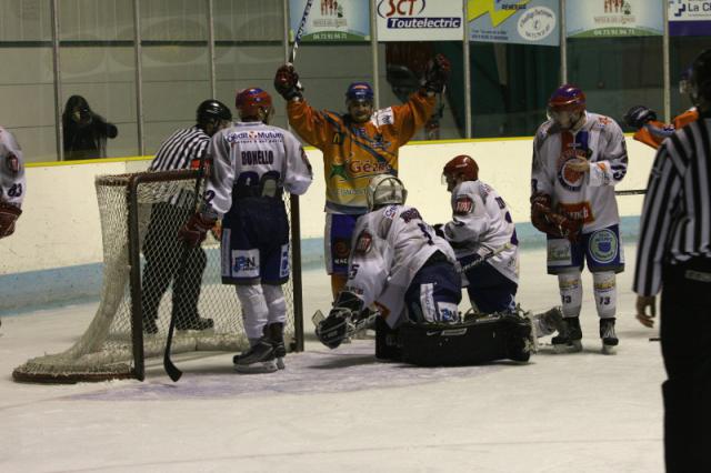 Photo hockey Division 2 - D2 : play-off, 1/8ème de finale, match aller : Clermont-Ferrand vs Lyon - Play Off, option sortie pour Clermont