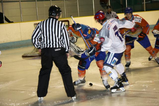 Photo hockey Division 2 - D2 : play-off, 1/8ème de finale, match aller : Clermont-Ferrand vs Lyon - Play Off, option sortie pour Clermont