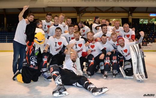 Photo hockey Division 2 - D2 : Play Off 1/2 finale - match 2 : La Roche-sur-Yon vs Chambéry - L’Aigle impérial fait chavirer de bonheur le nid